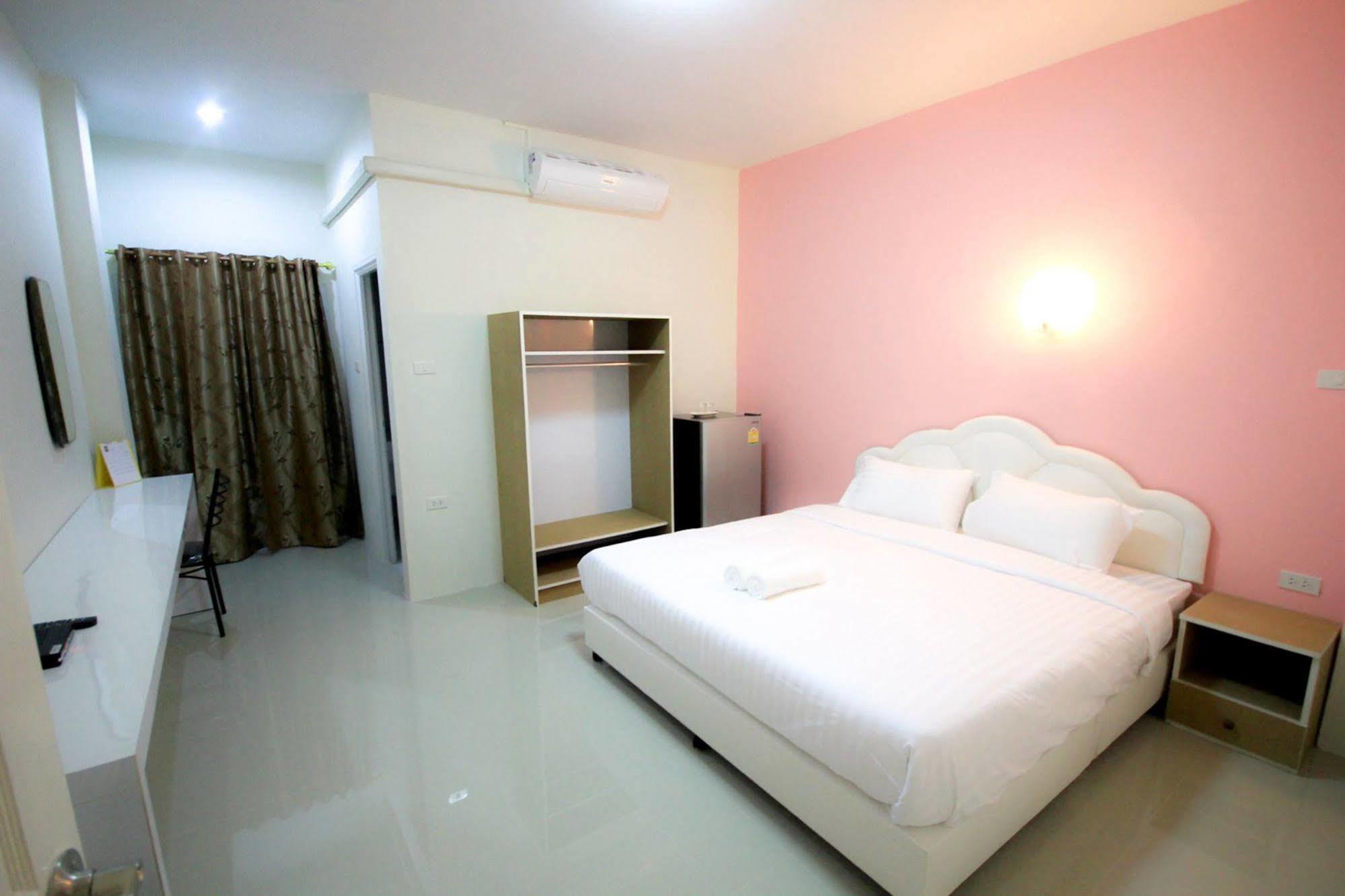 Orapan Place Lampang Exterior photo
